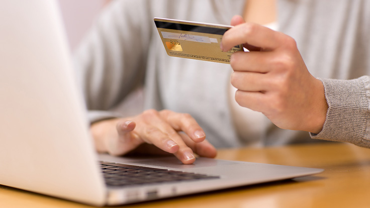 Truffe e pericoli del web: 600 raggiri per case vacanze false a Milano.