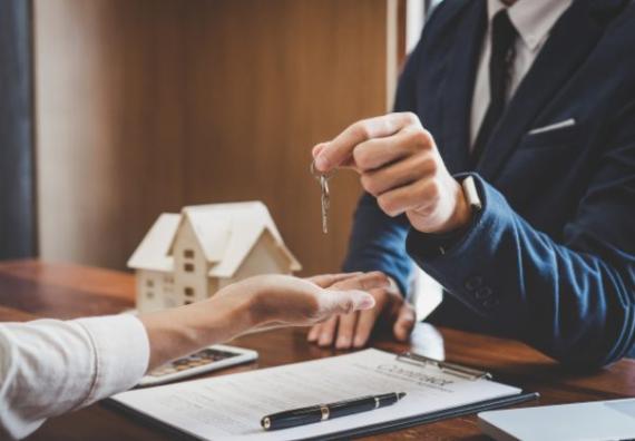 agente_immobiliare_giusto
