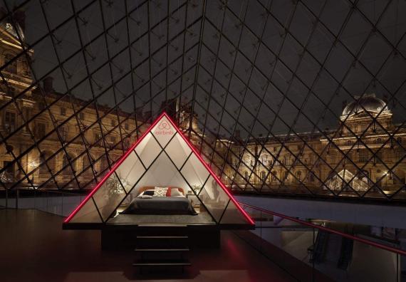 Una notte al museo? Sì, si può. E il museo in questione è proprio il Louvre di Parigi