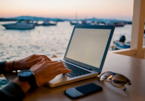 Smart working vista mare e uffici diffusi: le iniziative di Otranto ed altri comuni