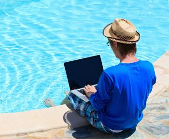 Holiday working e mercato immobiliare turistico in Italia. Un modo diverso di concepire la casa vacanza