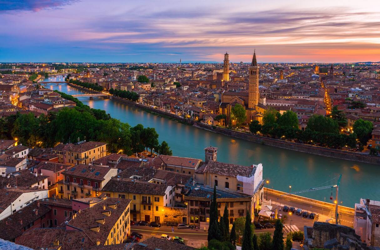 vista su Verona al tramonto